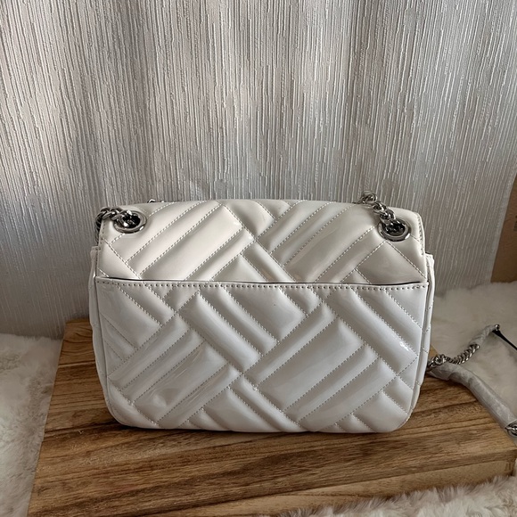 Michael Kors: Handbags - Picture 4 of 8